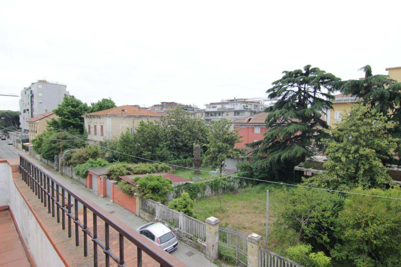 L'Arrocco Bed And Breakfast Marina Di Carrara Exterior foto